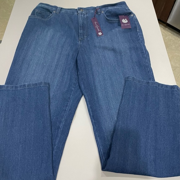Gloria Vanderbilt Jeans Size 14. Classic Fit, Tapered Leg, Mid-Rise. NWT! - Picture 1 of 9